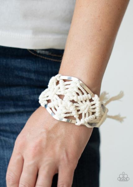 Macrame Mode - White Bracelet